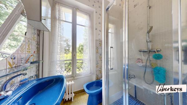 Propriété familiale de 236 m² avec jardin arboré de 878 m² – Vaucresson
