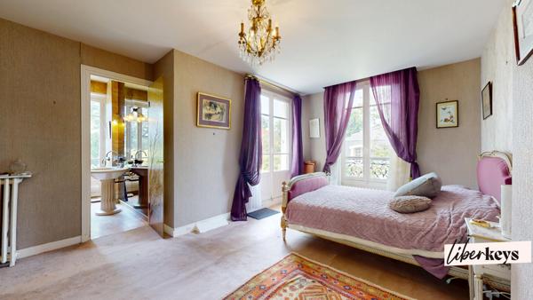 Propriété familiale de 236 m² avec jardin arboré de 878 m² – Vaucresson