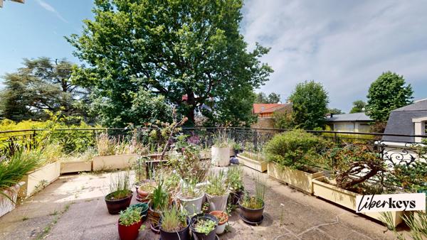 Propriété familiale de 236 m² avec jardin arboré de 878 m² – Vaucresson