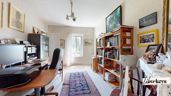 Propriété familiale de 236 m² avec jardin arboré de 878 m² – Vaucresson