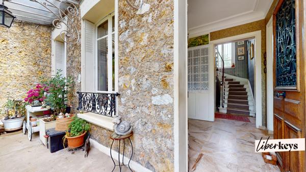 Propriété familiale de 236 m² avec jardin arboré de 878 m² – Vaucresson
