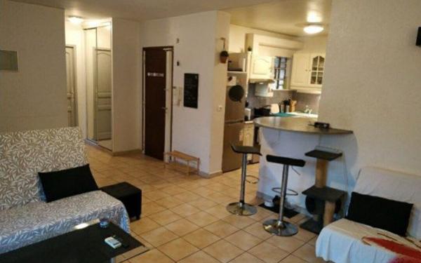 Appartement à louer    3 pièces • 66,42 m2 Toulon