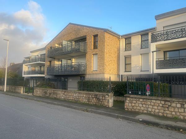 A vendre à Vannes appartement deux chambres places de parking