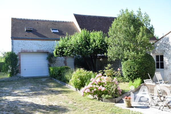 Maison à vendre 8 pièces 231 m² Saint-Hilaire-Saint-Mesmin