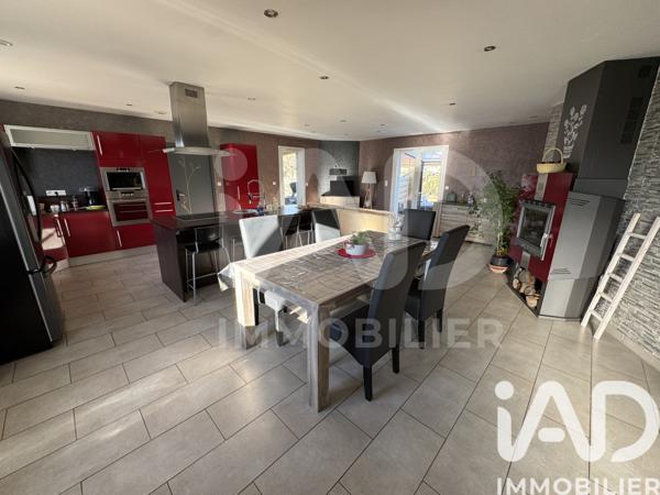 Maison à vendre 4 pièces 98 m² Saint-Julien-les-Rosiers