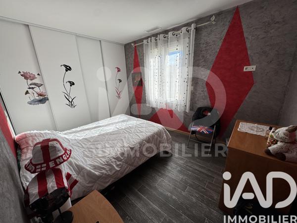 Maison à vendre 4 pièces 98 m² Saint-Julien-les-Rosiers