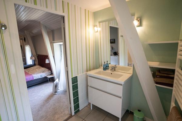 Saint-Affrique (12400) demeure historique, chambres et table d’hôtes, domaine de 6ha, avec piscine