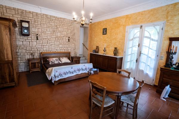 Saint-Affrique (12400) demeure historique, chambres et table d’hôtes, domaine de 6ha, avec piscine