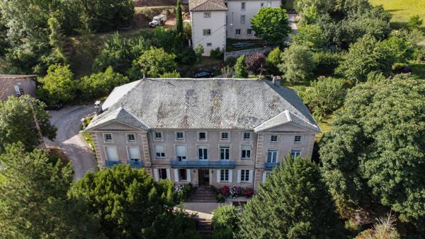 Saint-Affrique (12400) demeure historique, chambres et table d’hôtes, domaine de 6ha, avec piscine