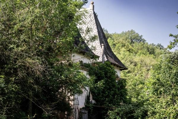 Saint-Affrique (12400) demeure historique, chambres et table d’hôtes, domaine de 6ha, avec piscine