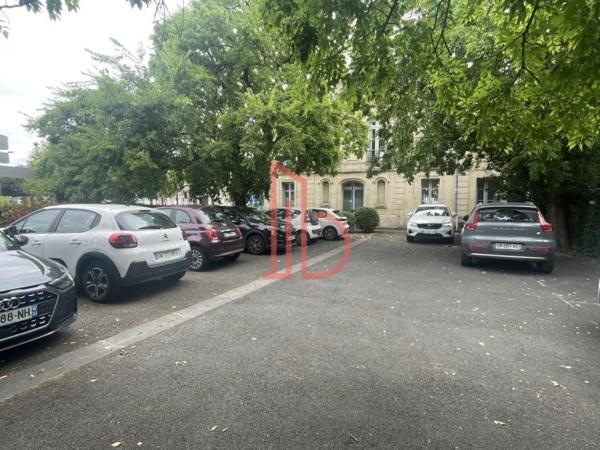 Bureau de 252 m² à louer à Bordeaux Boulevards