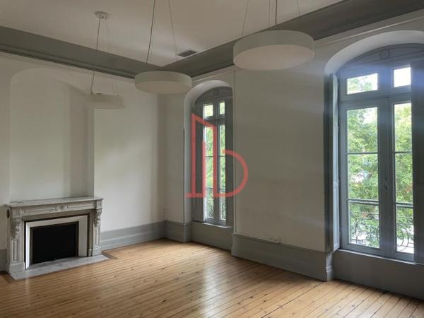 Bureau de 252 m² à louer à Bordeaux Boulevards