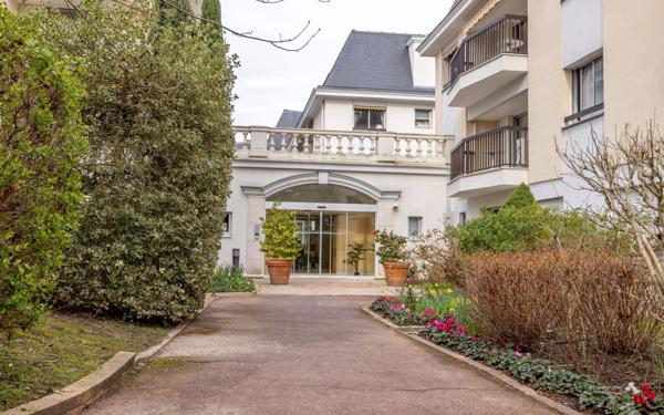 Appartement à vendre    1 pièce • 37,74 m2 Bourg-la-Reine