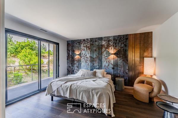 Propriété d’architecte confidentielle en lisière de forêt du Golf