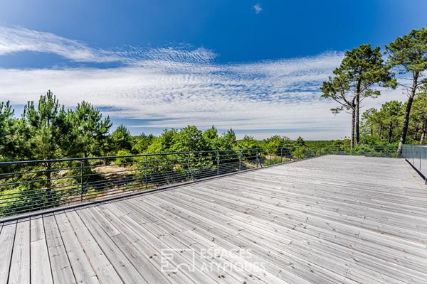Propriété d’architecte confidentielle en lisière de forêt du Golf