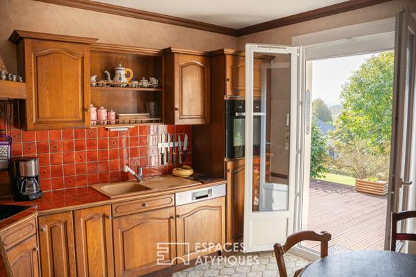 Maison avec son étang, ses cabanons et son terrain constructible