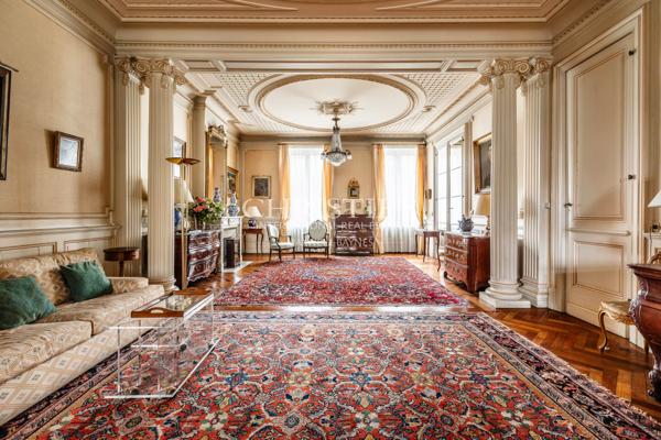 Hôtel particulier – 5 chambres – jardin double garage