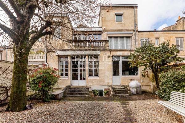 Hôtel particulier – 5 chambres – jardin double garage