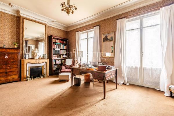 Hôtel particulier – 5 chambres – jardin double garage