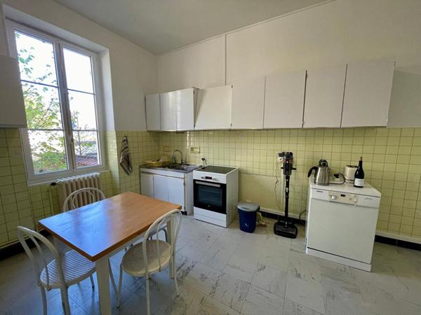 IMMEUBLE DE RAPPORT - NEVERS CENTRE-VILLE  - 448 M² AVEC COUR, GARAGES ET CAVE