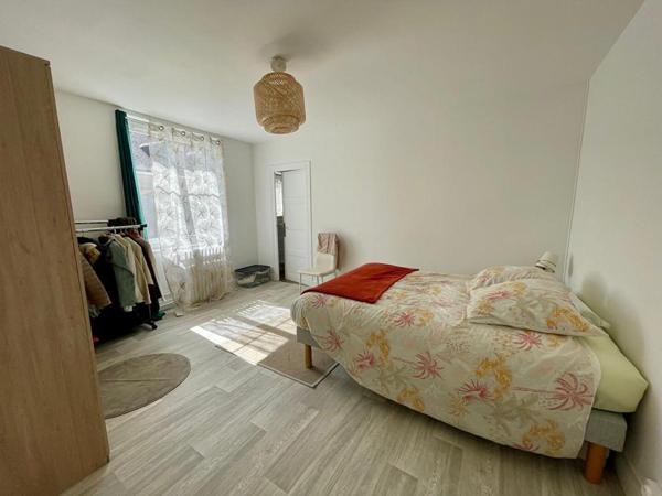 IMMEUBLE DE RAPPORT - NEVERS CENTRE-VILLE  - 448 M² AVEC COUR, GARAGES ET CAVE