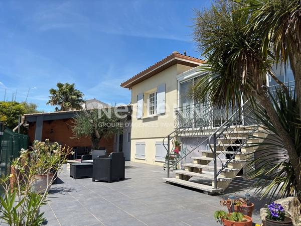 A VENDRE - Maison 4 chambres 130m² Piscine Garage