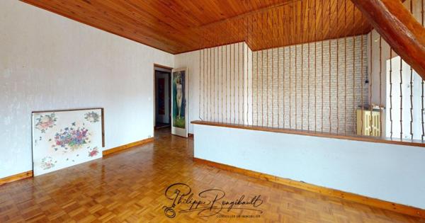 Ancienne maison à rénover spécial investisseur.