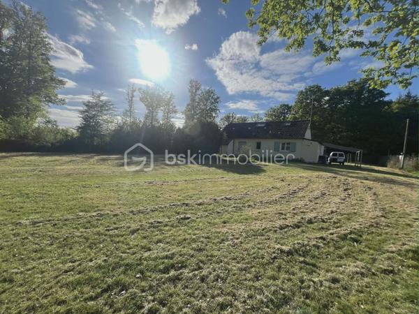 🌳 À 1h30 de Paris : Votre havre de paix à la campagne !

Vous cherchez une maison pour vos week-ends et profiter du calme de la campagne ? Cette maison est faite pour vous !

Découvrez cette maison individuelle de 135 m² (construction 1985), située à Cudot (89116). Idéale pour une famille ou un projet au vert, elle offre un cadre paisible sans aucune nuisance, avec un magnifique jardin arboré de 8 030 m² .

📝 Descriptif du bien :

• Au rez-de-chaussée : Grand séjour lumineux avec cuisine ouverte, 2 chambres, 1 bureau/dressing, salle d'eau et WC indépendant.
• À l'étage : 2 chambres et un WC indépendant.
• Les +++ : Chauffage économique par pompe à chaleur Air/Air , volets roulants électriques et un grand hangar de 70 m² (stockage, atelier, véhicules).

Proche des axes principaux tout en préservant votre intimité. L'escapade parfaite pour déconnecter du stress citadin !

Contactez-moi vite pour une visite !
