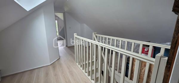 🌳 À 1h30 de Paris : Votre havre de paix à la campagne !

Vous cherchez une maison pour vos week-ends et profiter du calme de la campagne ? Cette maison est faite pour vous !

Découvrez cette maison individuelle de 135 m² (construction 1985), située à Cudot (89116). Idéale pour une famille ou un projet au vert, elle offre un cadre paisible sans aucune nuisance, avec un magnifique jardin arboré de 8 030 m² .

📝 Descriptif du bien :

• Au rez-de-chaussée : Grand séjour lumineux avec cuisine ouverte, 2 chambres, 1 bureau/dressing, salle d'eau et WC indépendant.
• À l'étage : 2 chambres et un WC indépendant.
• Les +++ : Chauffage économique par pompe à chaleur Air/Air , volets roulants électriques et un grand hangar de 70 m² (stockage, atelier, véhicules).

Proche des axes principaux tout en préservant votre intimité. L'escapade parfaite pour déconnecter du stress citadin !

Contactez-moi vite pour une visite !