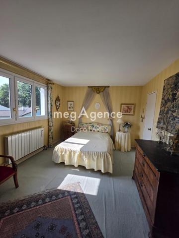 Maison à LONGPONT-SUR-ORGE, 91310 - 6 pièces 141m²