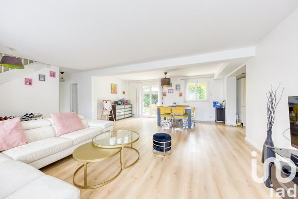 Maison à vendre 6 pièces 132 m² Lésigny