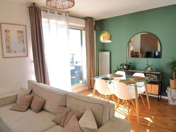 A VENDRE – Appartement T3 en duplex avec deux stationnements -Vannes Est