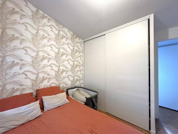 A VENDRE – Appartement T3 en duplex avec deux stationnements -Vannes Est