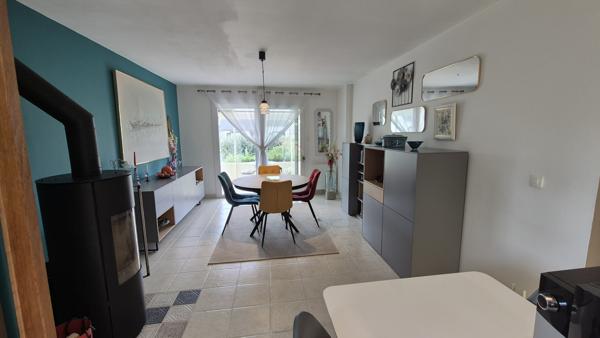 Maison
         5 pièces
        - 100 m² 393 000 € *
