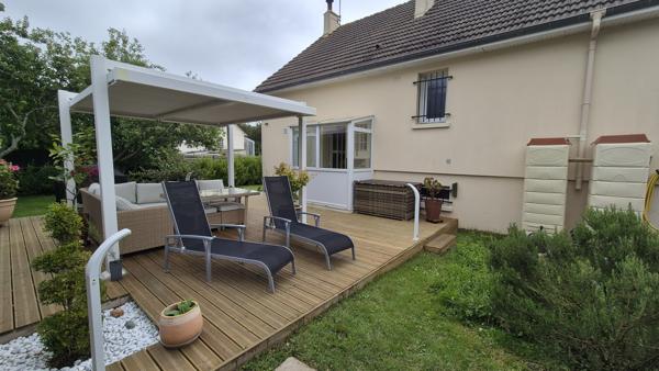 Maison
         5 pièces
        - 100 m² 393 000 € *