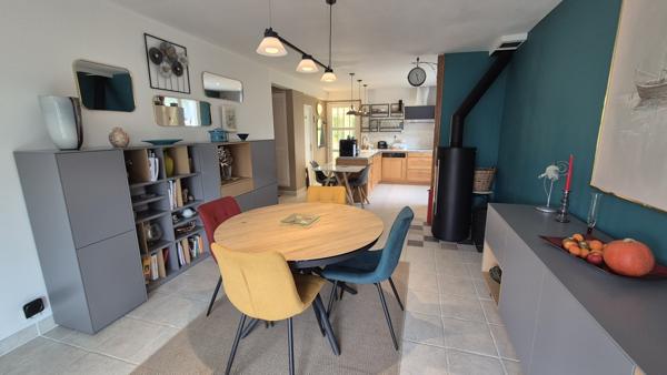 Maison
         5 pièces
        - 100 m² 393 000 € *