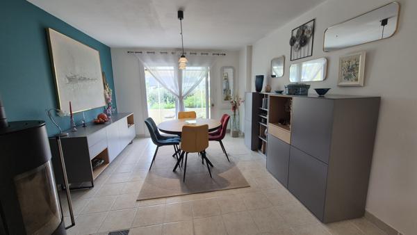 Maison
         5 pièces
        - 100 m² 393 000 € *