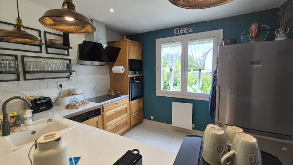 Maison
         5 pièces
        - 100 m² 393 000 € *