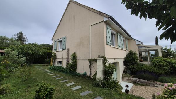 Maison
         5 pièces
        - 100 m² 393 000 € *