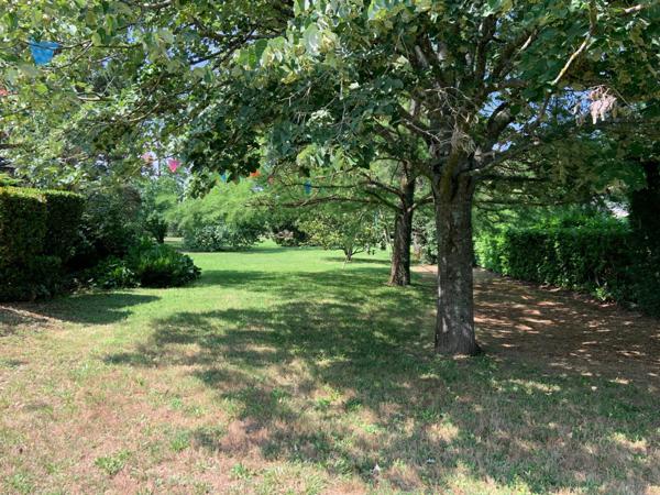 Charbonnières – Foncier rare 6200 m² de prestige