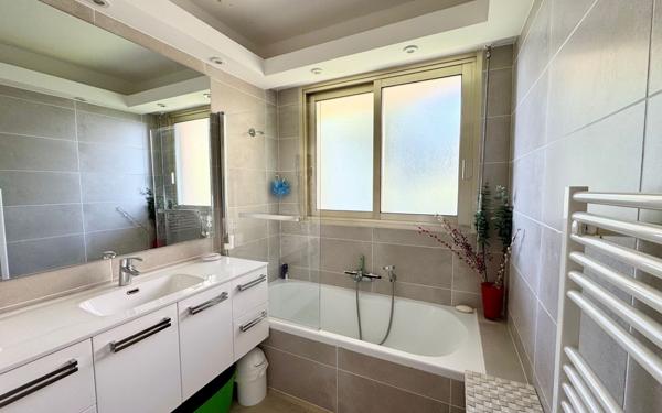 Appartement à vendre    3 pièces • 69,07 m2 Grasse