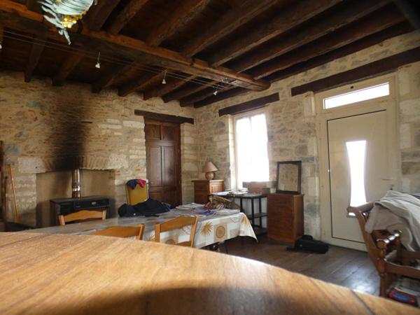 Maison Terrasson Lavilledieu 2 chambres avec jardin et garage