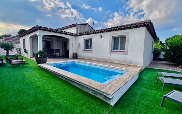 Maison à vendre    4 pièces •  Saint-Mitre-les-Remparts