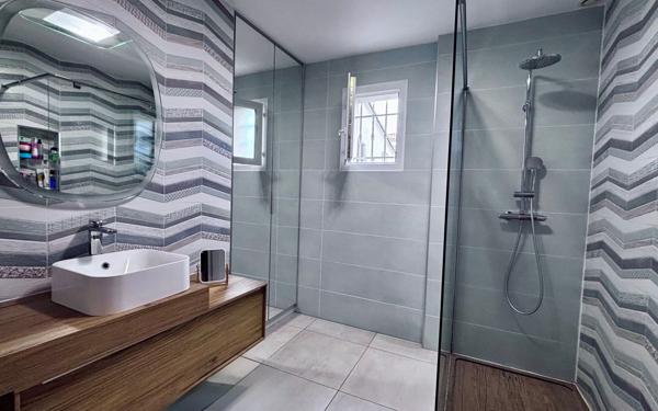 Maison à vendre    4 pièces •  Saint-Mitre-les-Remparts