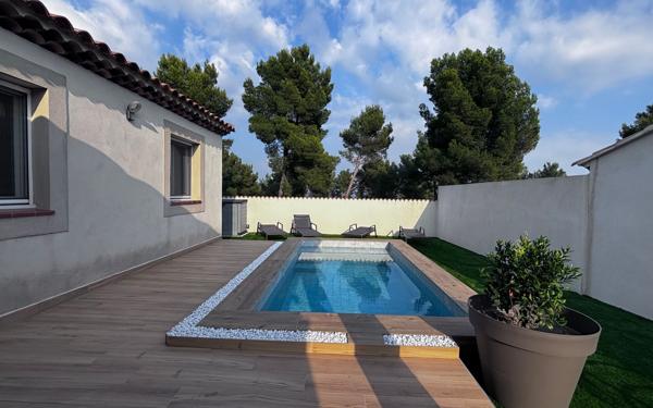 Maison à vendre    4 pièces •  Saint-Mitre-les-Remparts