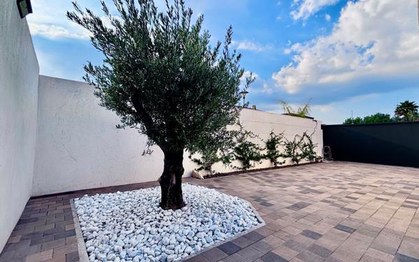 Maison à vendre    4 pièces •  Saint-Mitre-les-Remparts