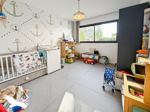 Maison à vendre |  Marseille 12 |  12 pièces | 350 m²