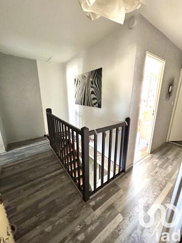 House for sale 5 rooms 95 m² Montigny-le-Bretonneux