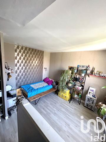 House for sale 5 rooms 95 m² Montigny-le-Bretonneux