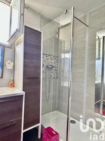 House for sale 5 rooms 95 m² Montigny-le-Bretonneux